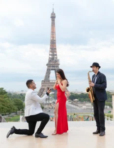 Pedida de mano en Paris en la Torre eiffel Fotografo profesional